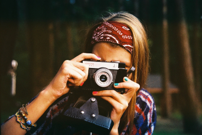 mujer-tomando-una-foto